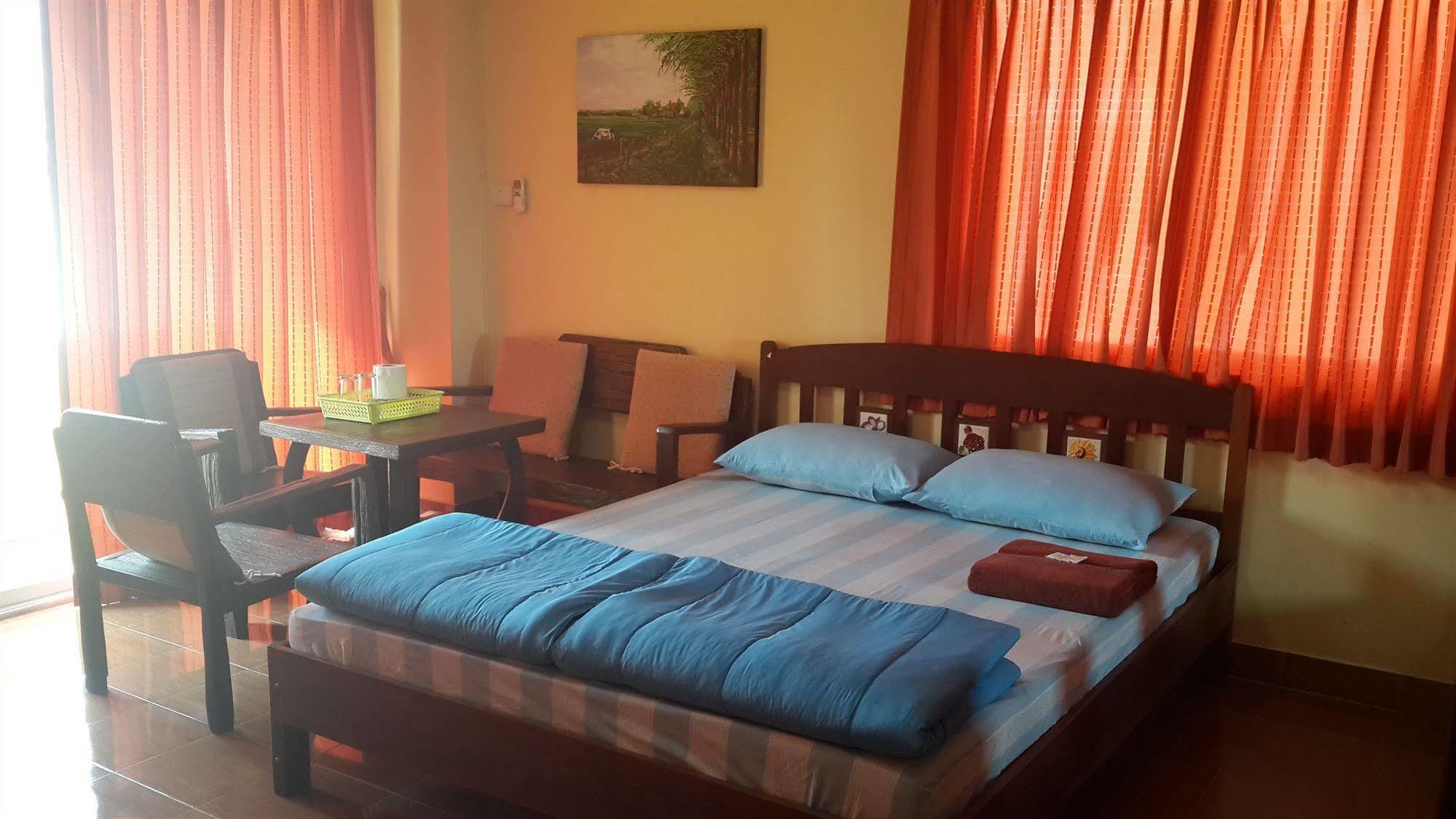 Benjaratch Boutique Apartment Бангкок Экстерьер фото